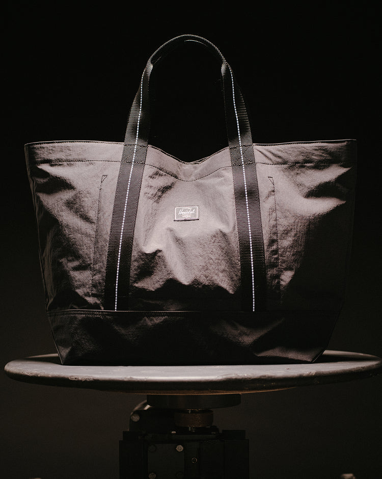 Herschel Classic™ Large Ripstop Reflective Tote