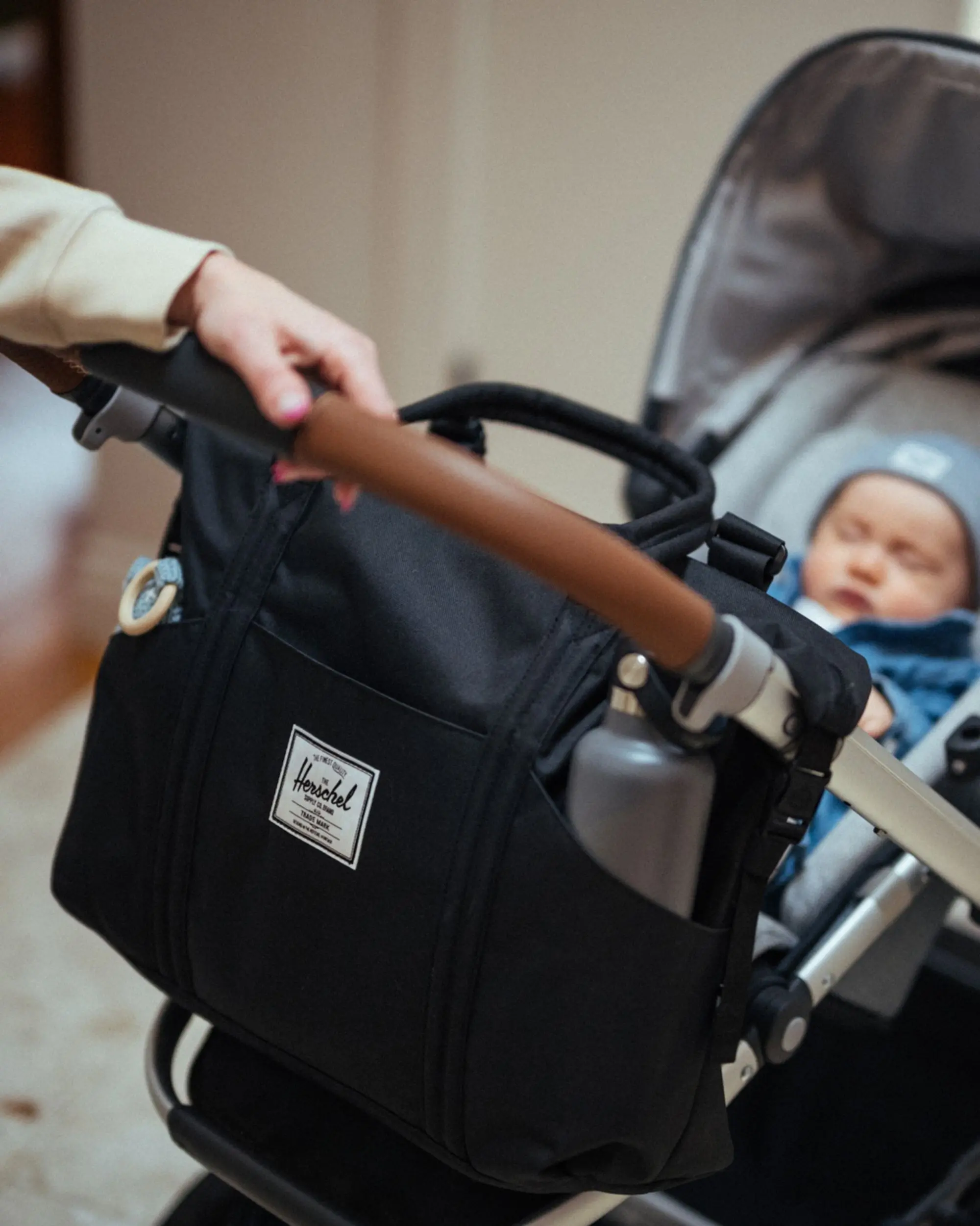 Herschel strand sales xl