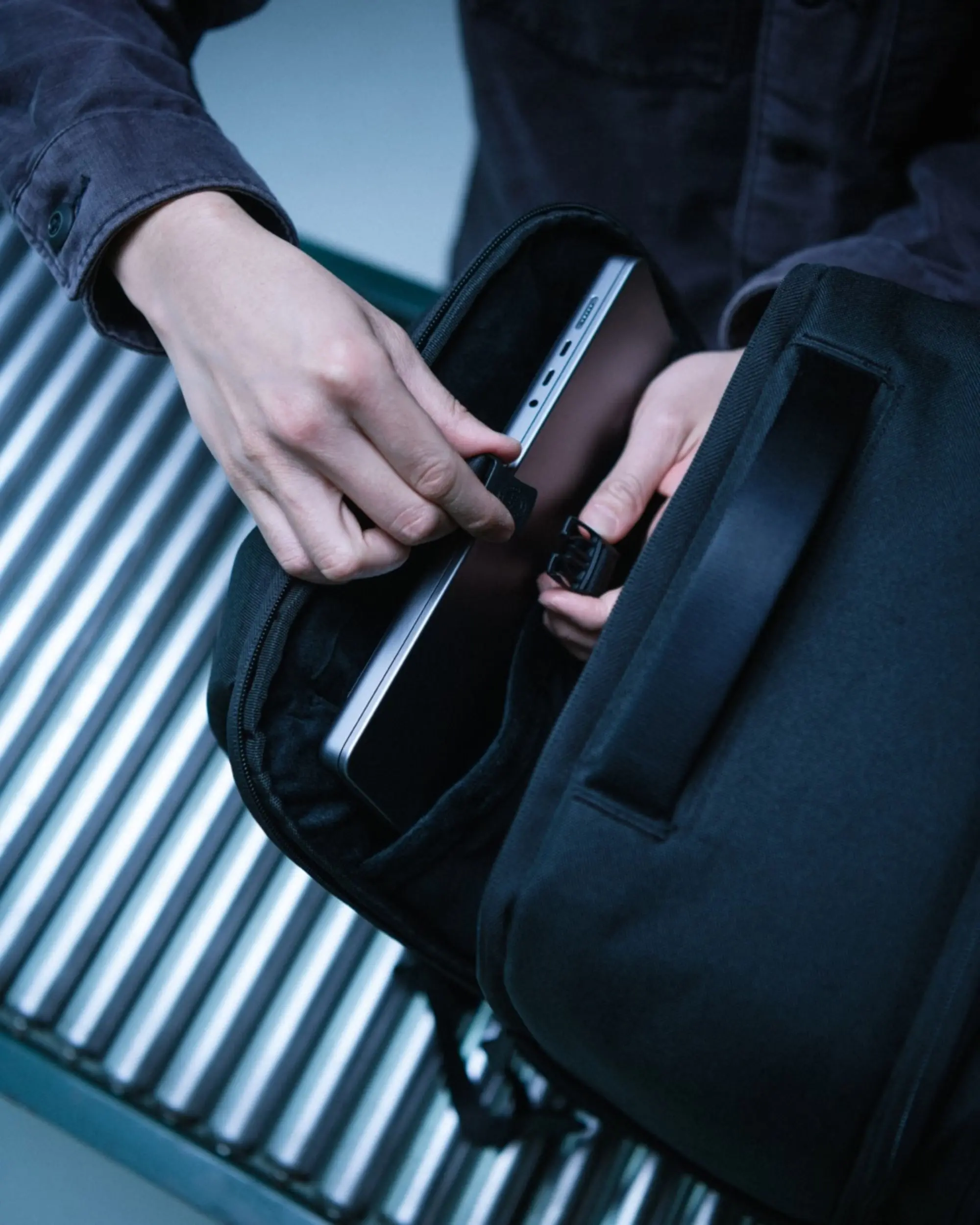 Kaslo Travel Backpack Tech - 32L